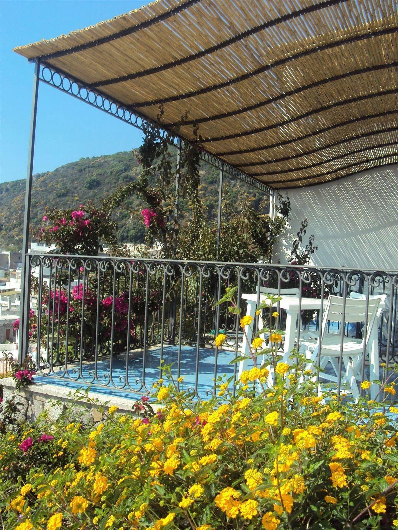 Oltremare Residence Hotel Lipari  Exterior foto
