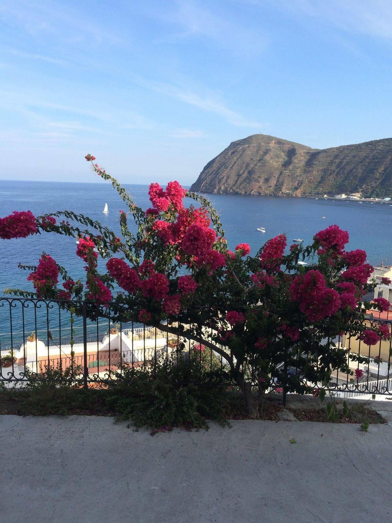Oltremare Residence Hotel Lipari  Exterior foto
